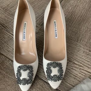 Manolo Blahnik Hangisi  38.5 105mm heel